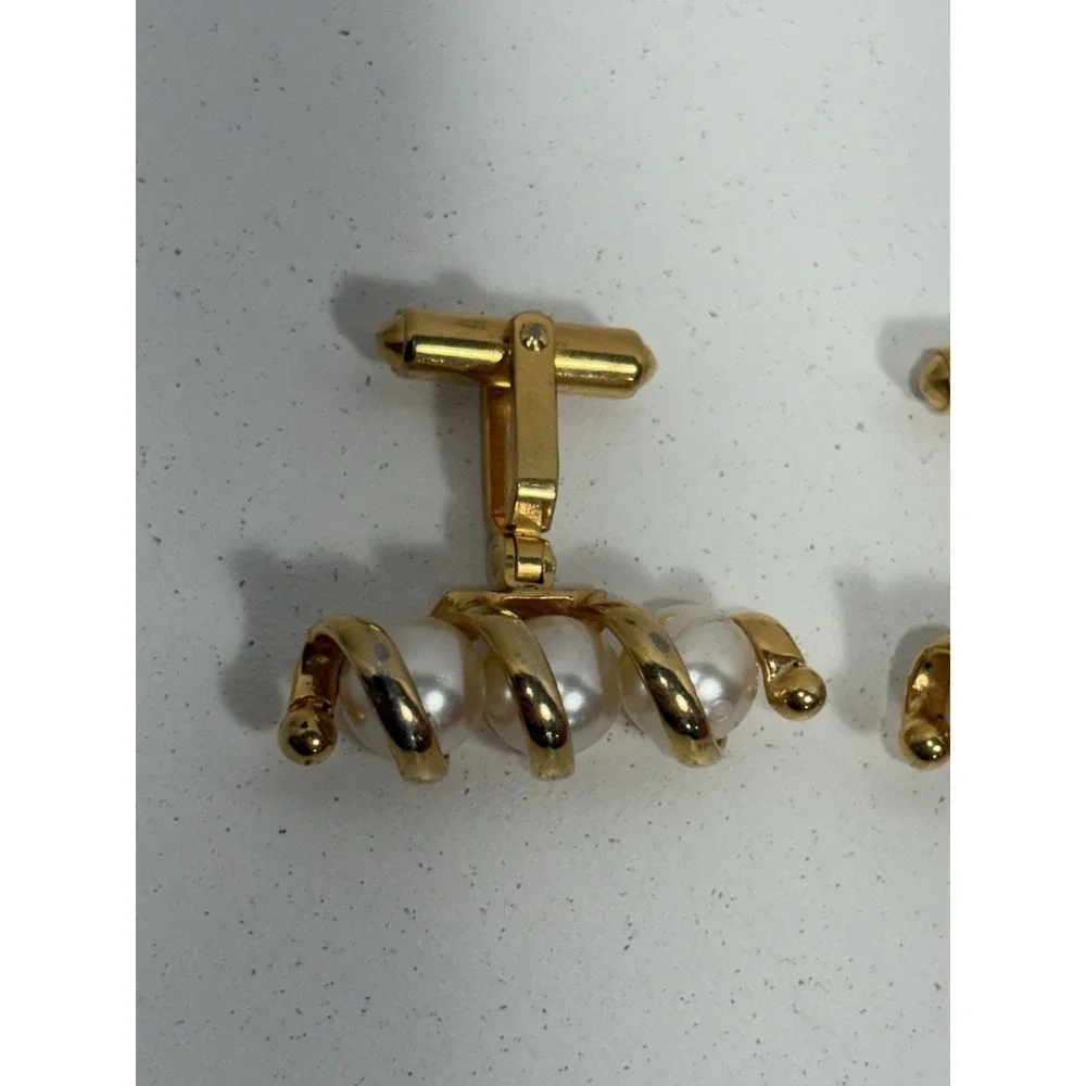 Destino Signed Toggle Cufflinks w/ 3 CAGED PEARLS in Spiral Cuff Links Gold Tone